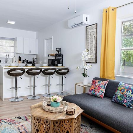 Beautiful Casita With King Bed And Private Patio Close To Calle 8, Mia Airport, Coral Gables Miami Extérieur photo