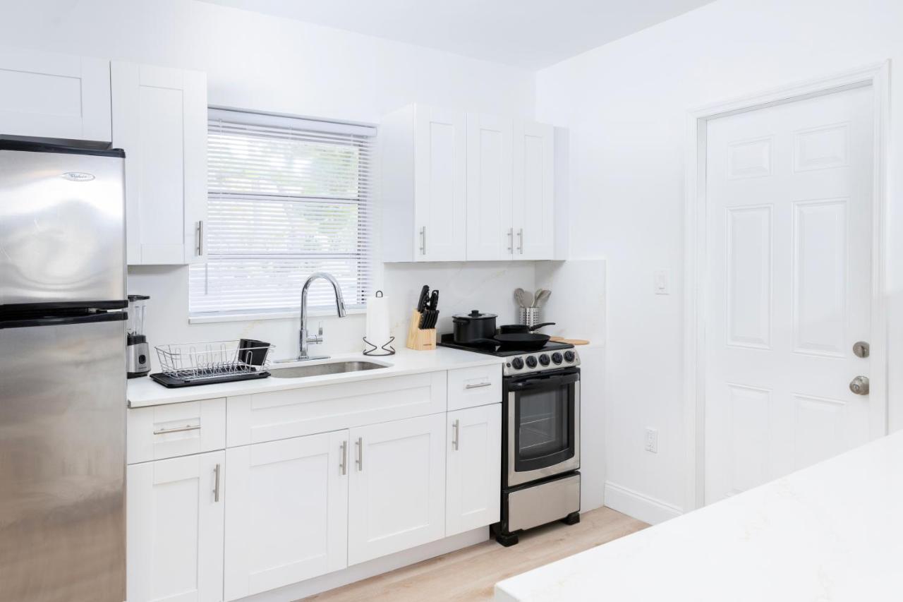 Beautiful Casita With King Bed And Private Patio Close To Calle 8, Mia Airport, Coral Gables Miami Extérieur photo