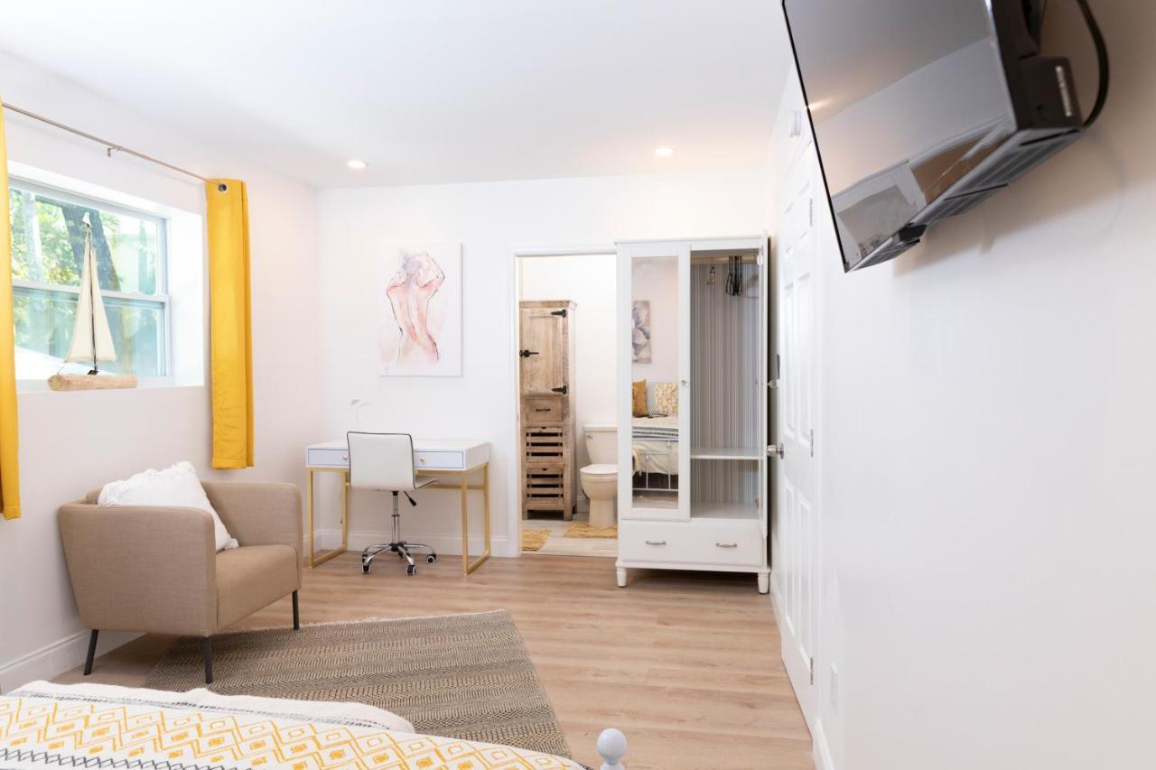 Beautiful Casita With King Bed And Private Patio Close To Calle 8, Mia Airport, Coral Gables Miami Extérieur photo